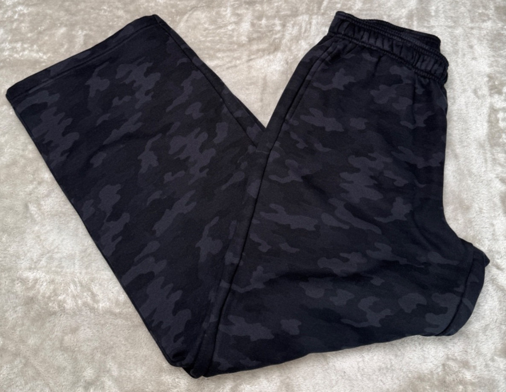 Fabletics Black Tonal Camo Cozy Fleece Wide Leg Sweatpants Womens Size M